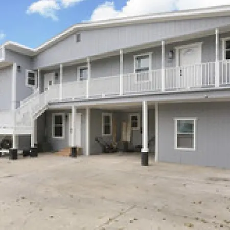 Hess St Apartment